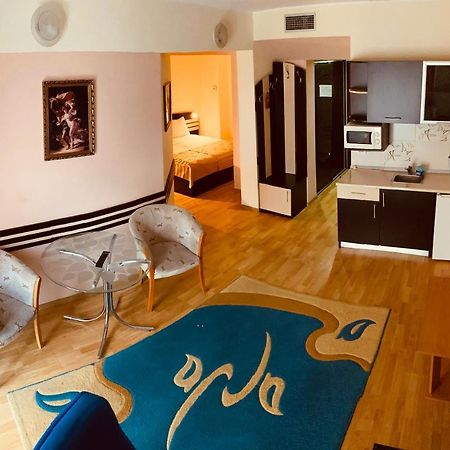 Hotel Zimbru Яш Екстериор снимка