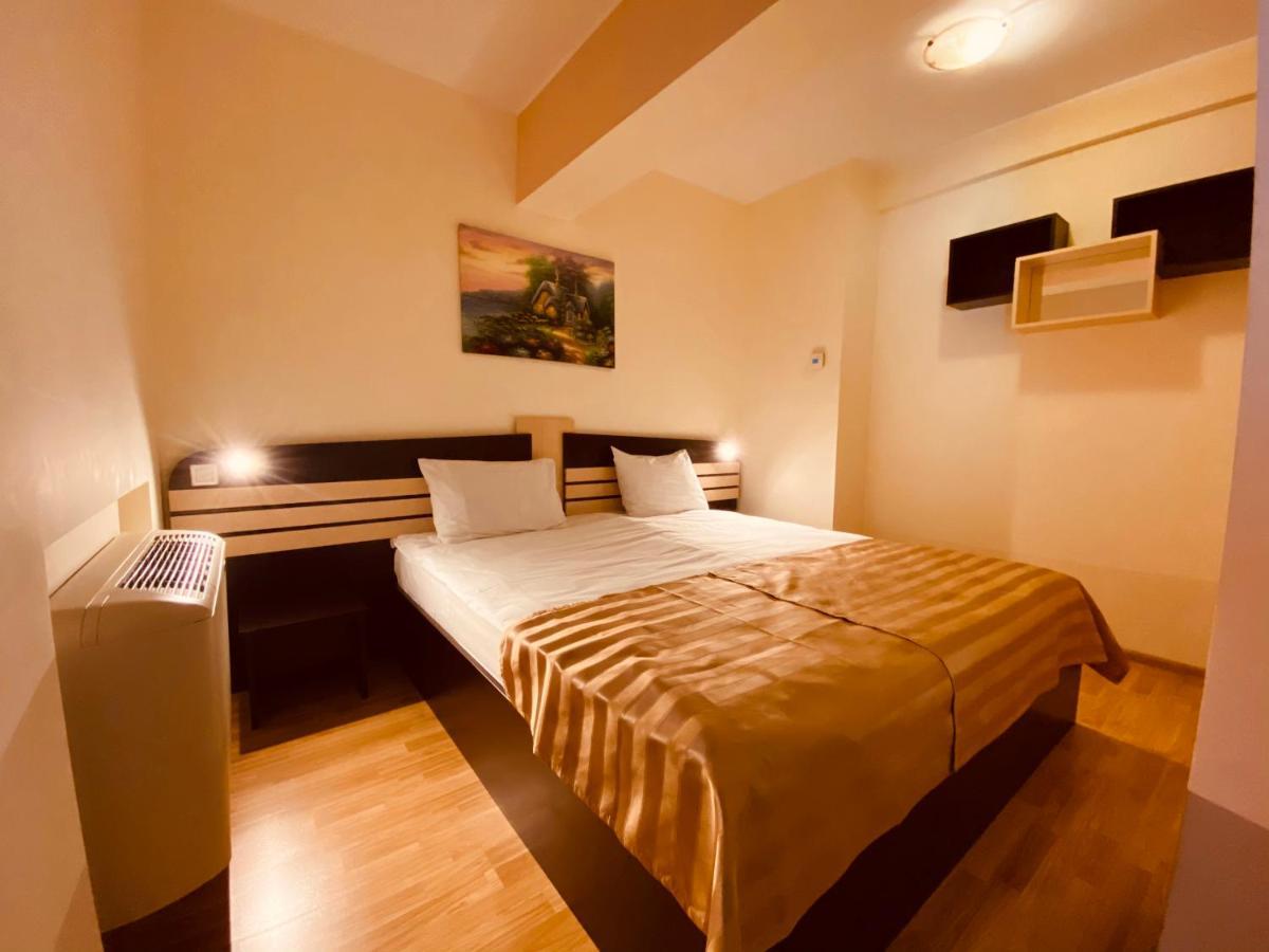 Hotel Zimbru Яш Екстериор снимка